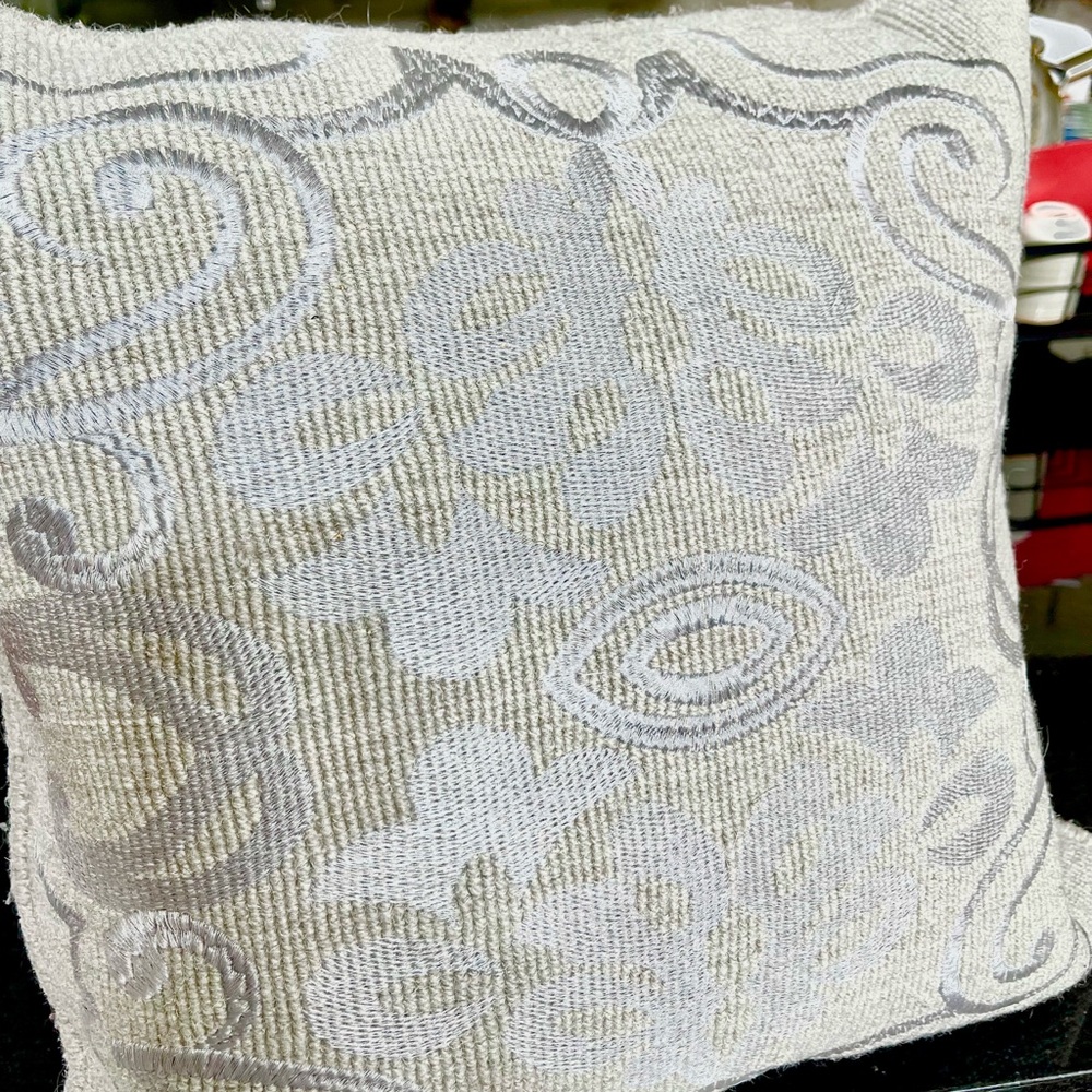 Set of four😃Elegant Gray Throw Pillows – Feather-Filled